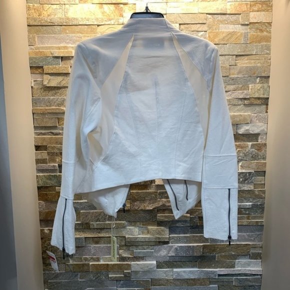 Blank NYC Mesh Detail Crepe Jacket - Picture 6 of 10